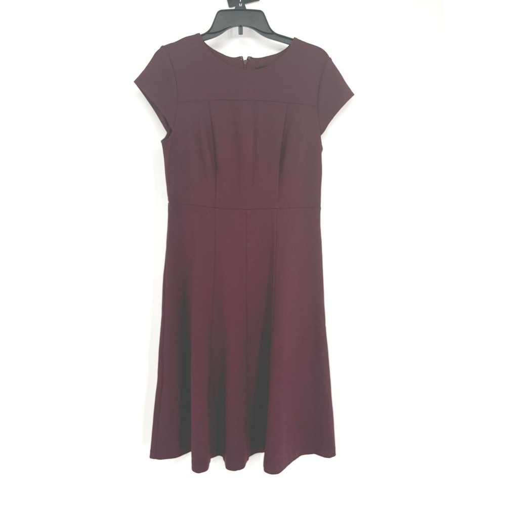 NWT Ann Taylor Dress Womens 6 Burgundy Fit and Flare Ponte Knit Short Sleeve